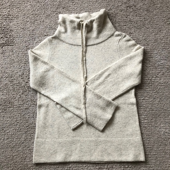 LOFT- Relaxed Turtleneck Sweater. - Picture 1 of 2